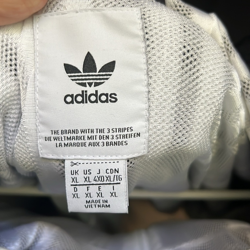 Men’s Adidas lightweight jacket - Picture 4 of 4